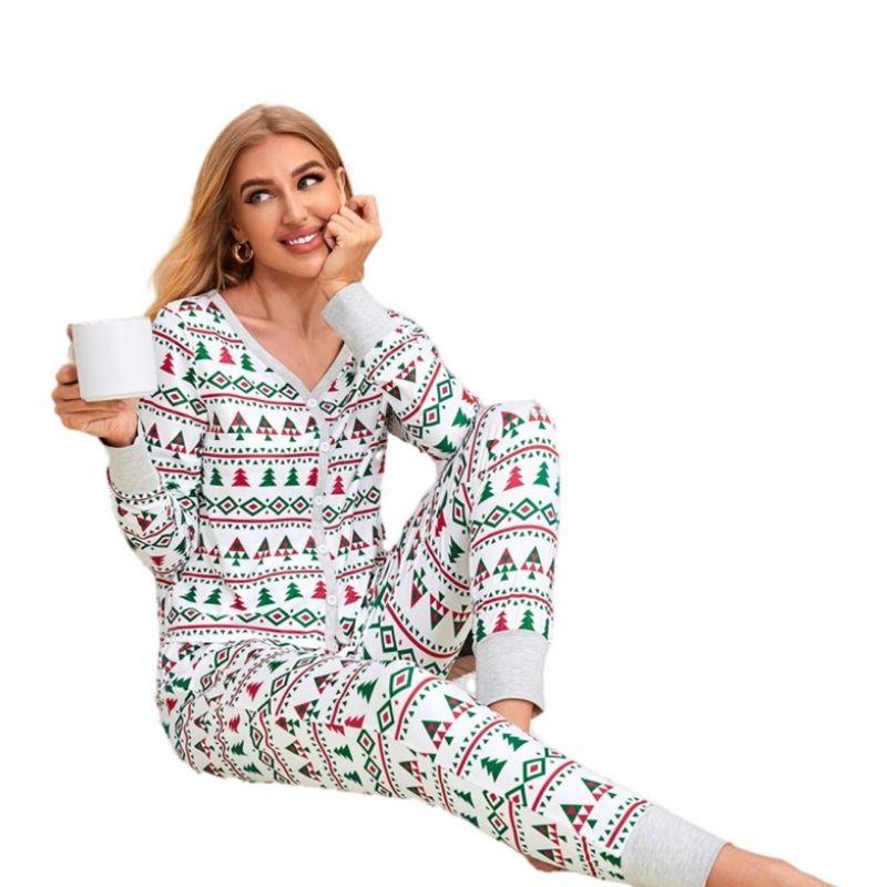 christmas-printed-pajama-set-for-women